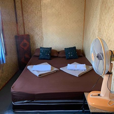 J Giant Hostel Csiangmaj Kültér fotó