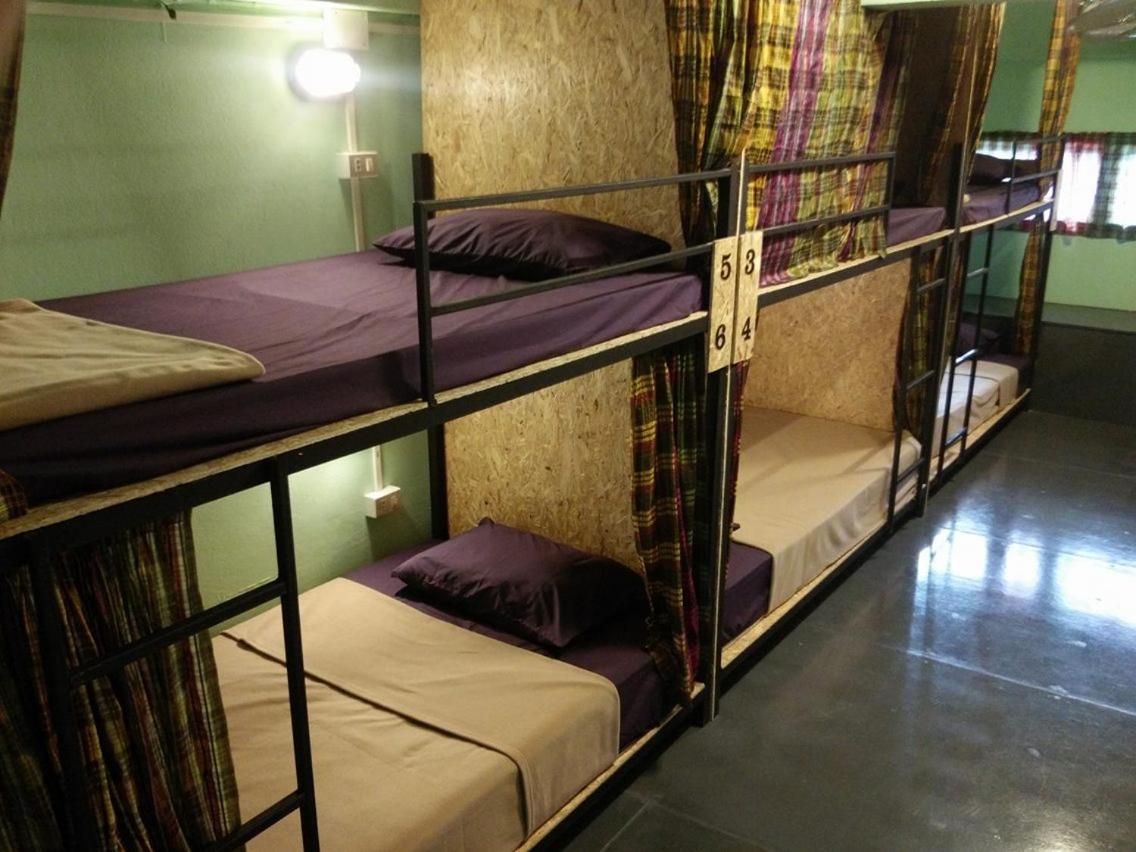 J Giant Hostel Csiangmaj Kültér fotó