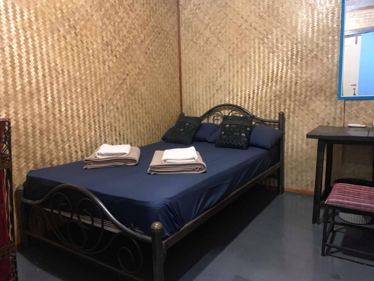 J Giant Hostel Csiangmaj Kültér fotó