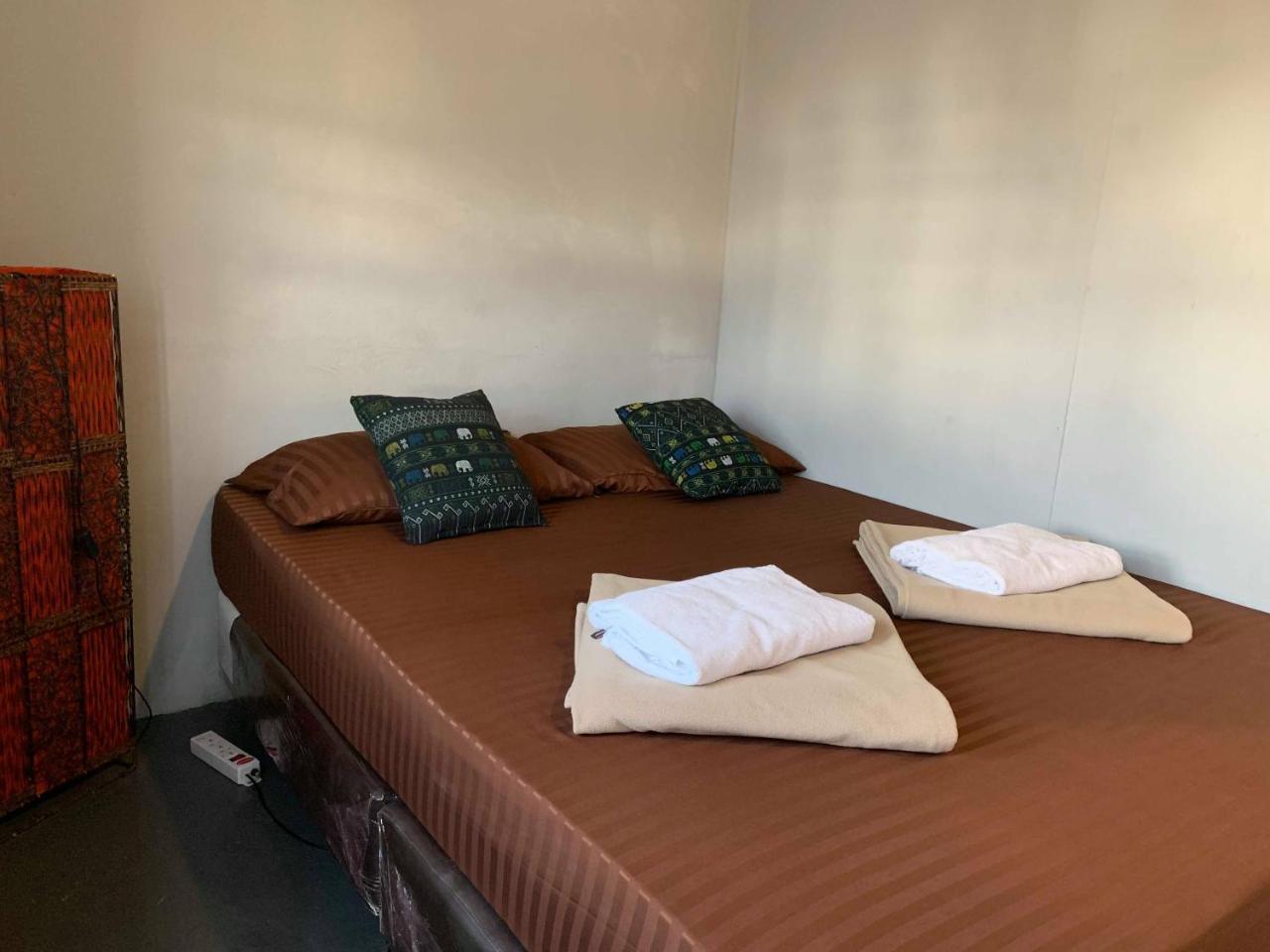 J Giant Hostel Csiangmaj Kültér fotó