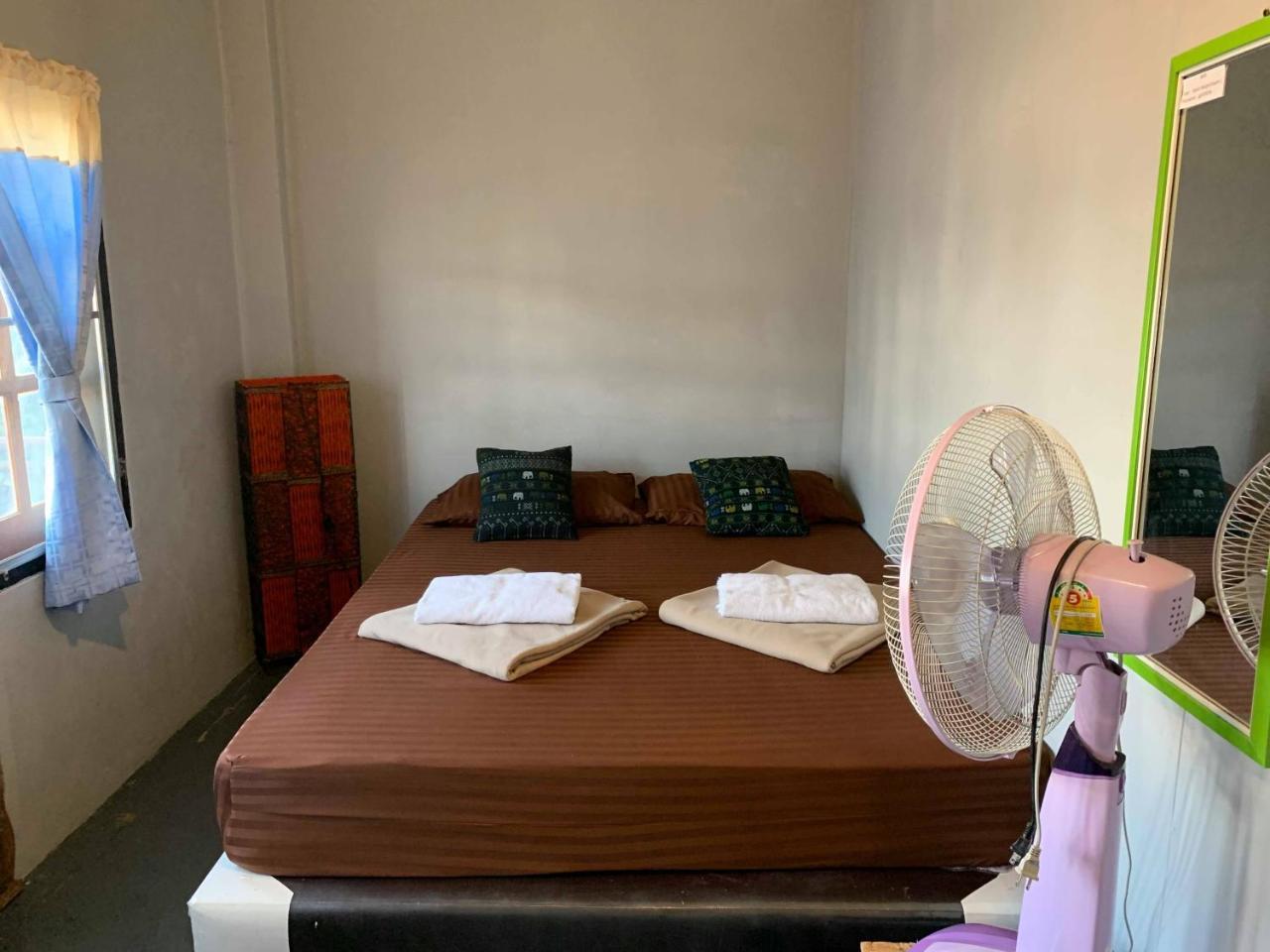 J Giant Hostel Csiangmaj Kültér fotó