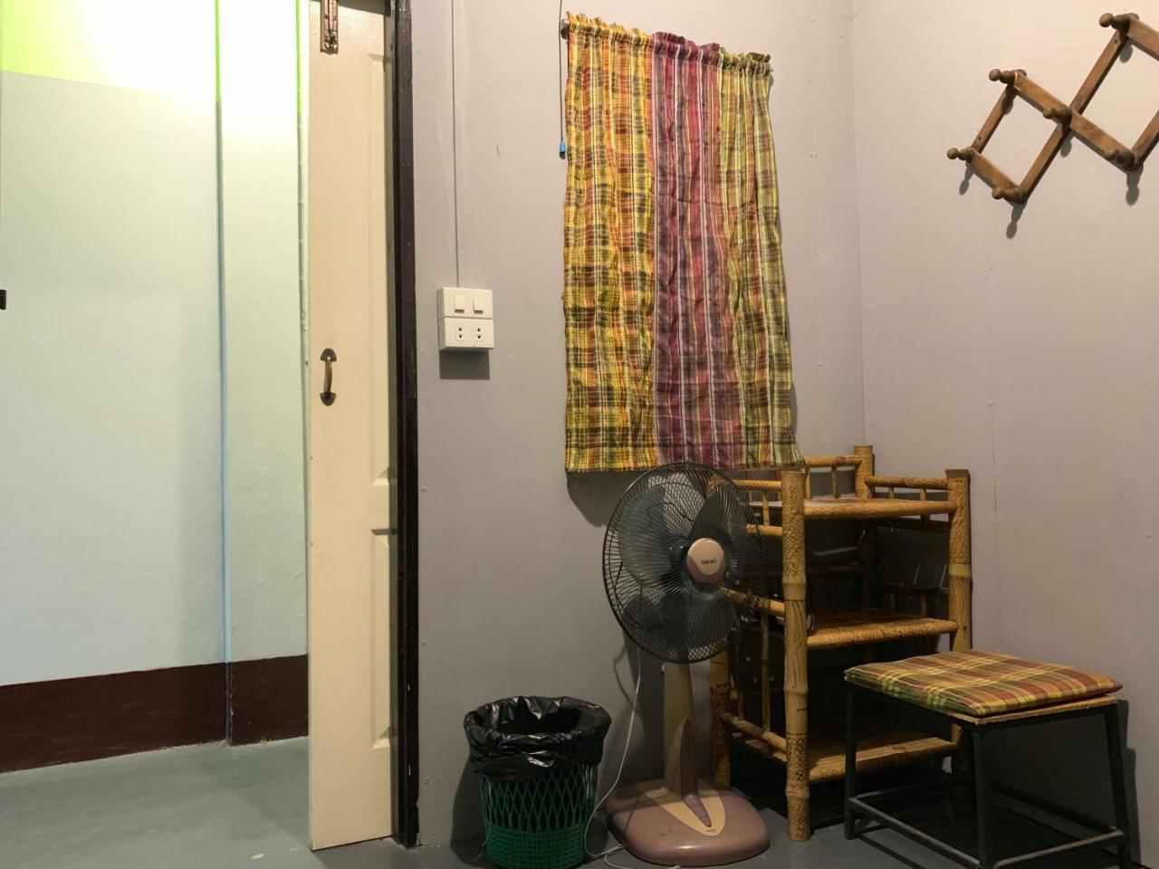 J Giant Hostel Csiangmaj Kültér fotó